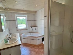 big_Badezimmer-1